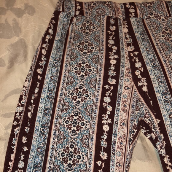 Patterned Flare Pants - Picture 2 of 4